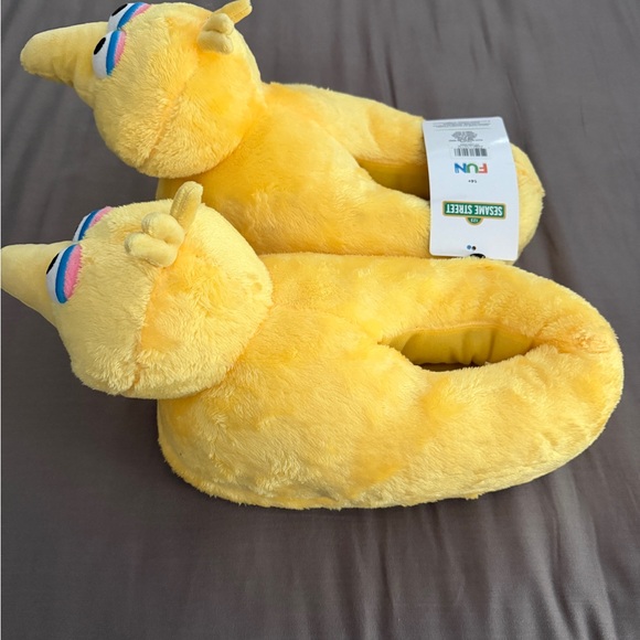 BNWT Sesame Street Big Bird Slippers - Picture 2 of 6